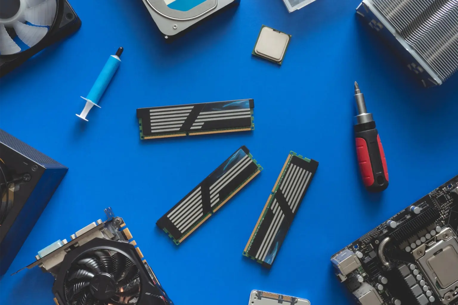 SharkTec Komponentenwahl mit Fokus auf kompatible und ausgewogene Hardware